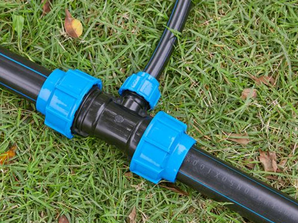 Conectar accesorios de compresión de PP y tuberías HDPE pasos y precauciones (4)